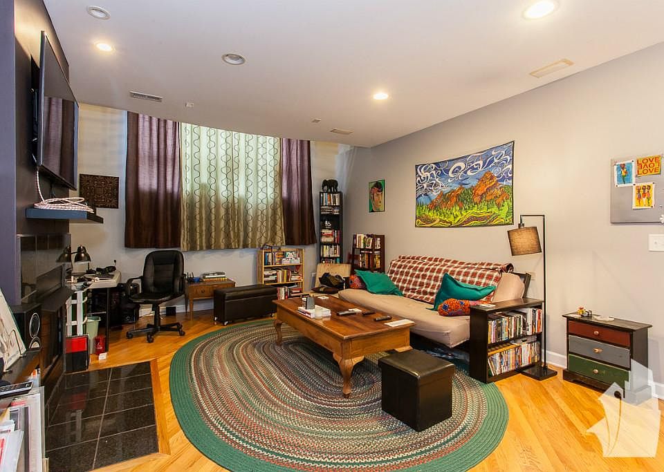 1st image of 2840 W Lyndale St #1A