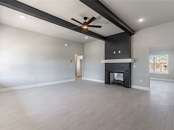 3rd image of 1028 Glenora Ave