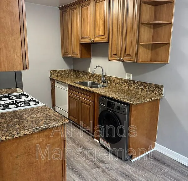 3025 E 5th St #1 — Photo 5