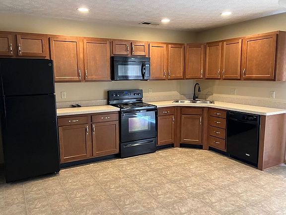5th image of 1046 Laurel Tree Ct Unit B