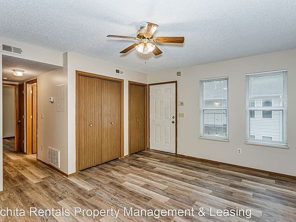 5th image of 1125 W Merton St #8542309