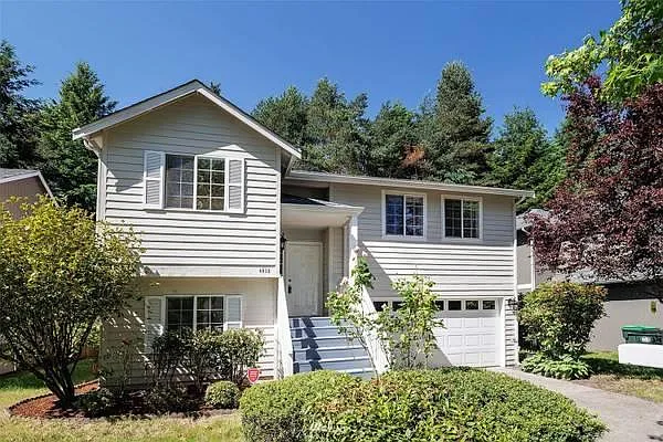 4812 50th Ave SE — Photo 1