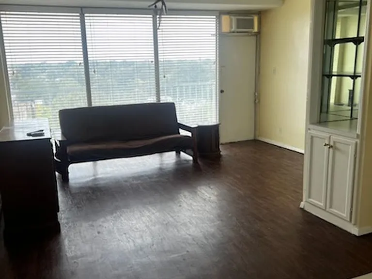 1271 Poplar Ave #911 — Photo 1
