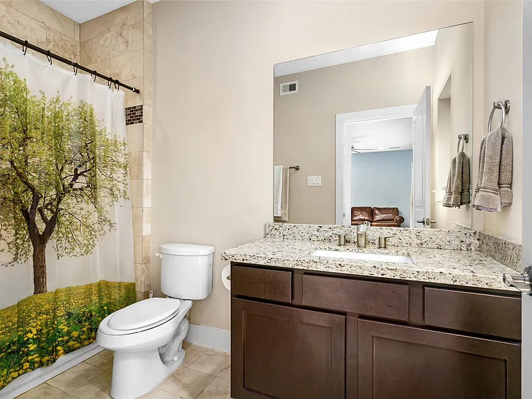 1720 Live Oak St — Photo 23