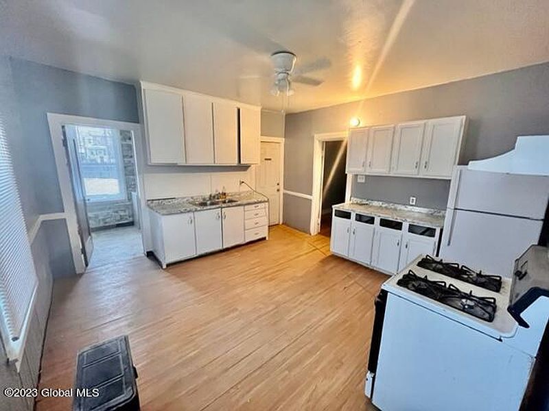 3rd image of 69 James Street