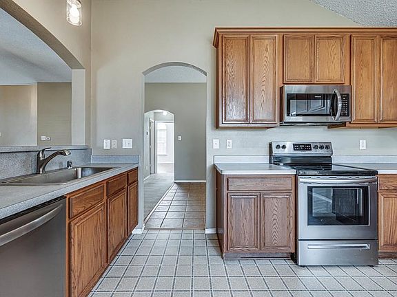 5th image of 5 Fern Oak Ct