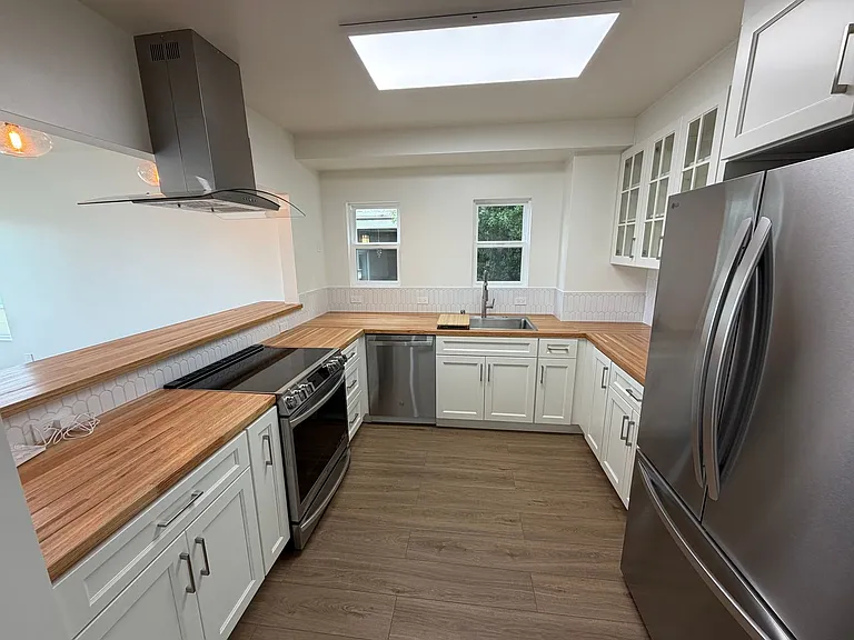 3 Bed 2 Bath Apartment, New Construction In Cleveland Heights (With Garage) — Photo 6