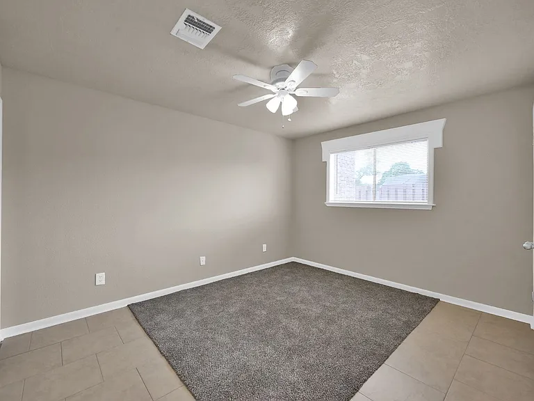 Lakeview Point Apartments — Photo 34