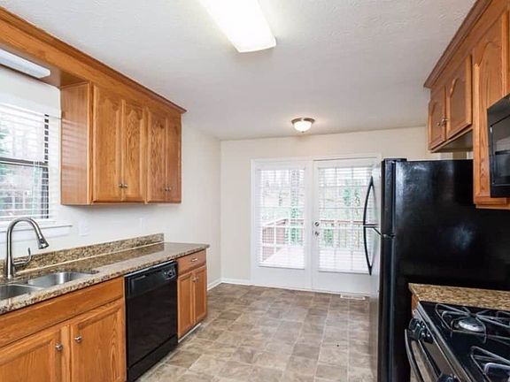 3rd image of 9771 Greenside Way