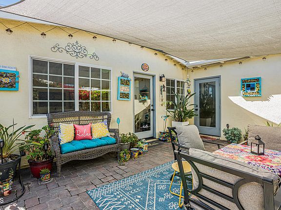 3rd image of 328 Santa Monica Dr