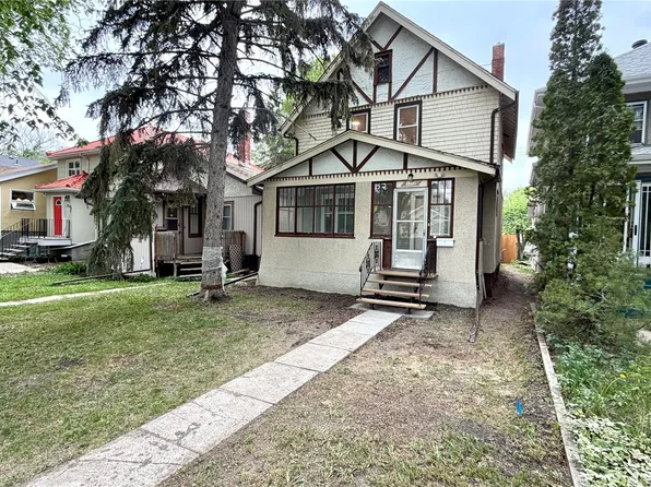 3312 Victoria Avenue, Regina, SK S4T 1L6