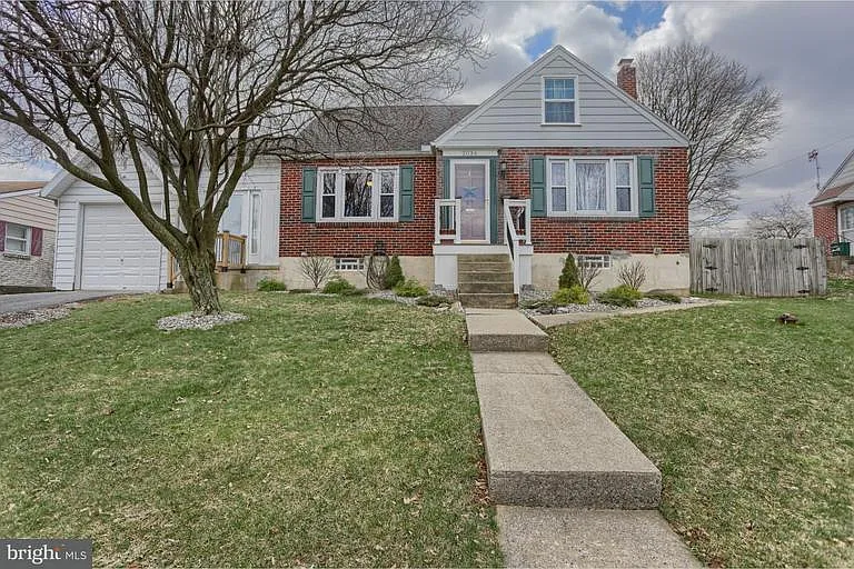 2036 Reading Blvd photo 1