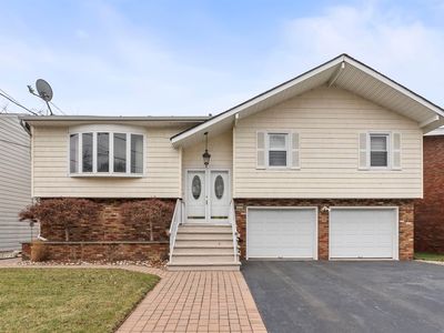 654 Chestnut Pl, Secaucus, NJ, 07094