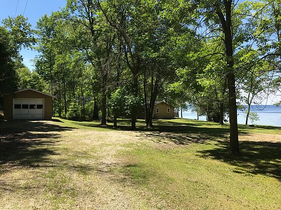 Entrance view to property