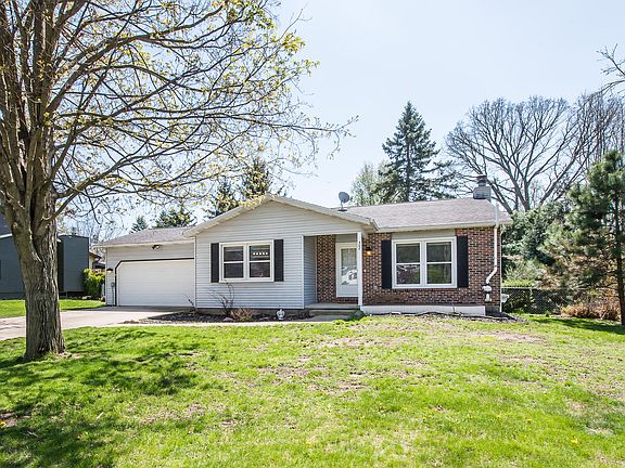 2nd image of 308 Oak Tree Dr