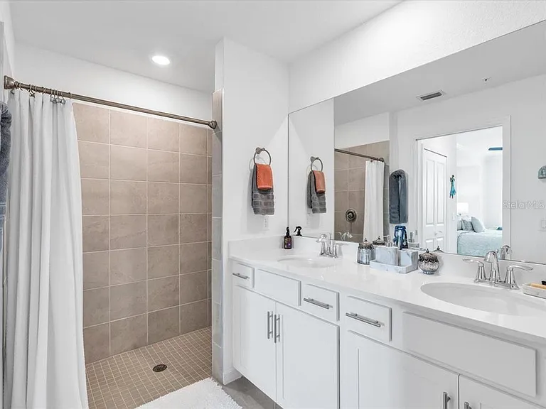 14214 Heritage Landing Blvd #817 — Photo 29