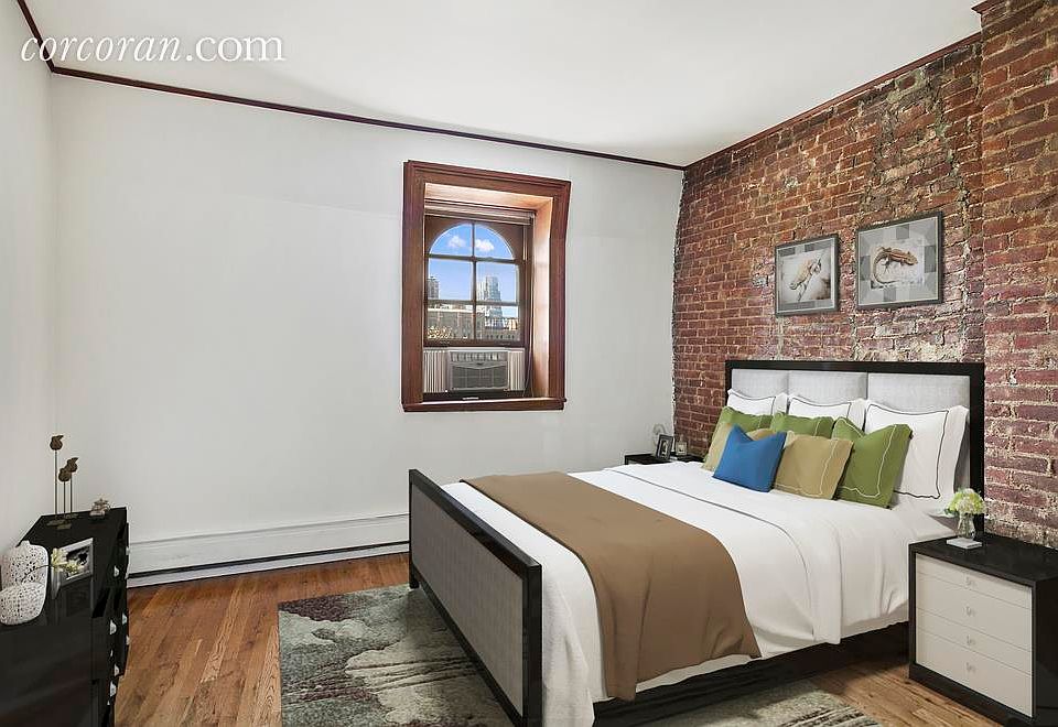 2nd image of 25 S Oxford St APT 5