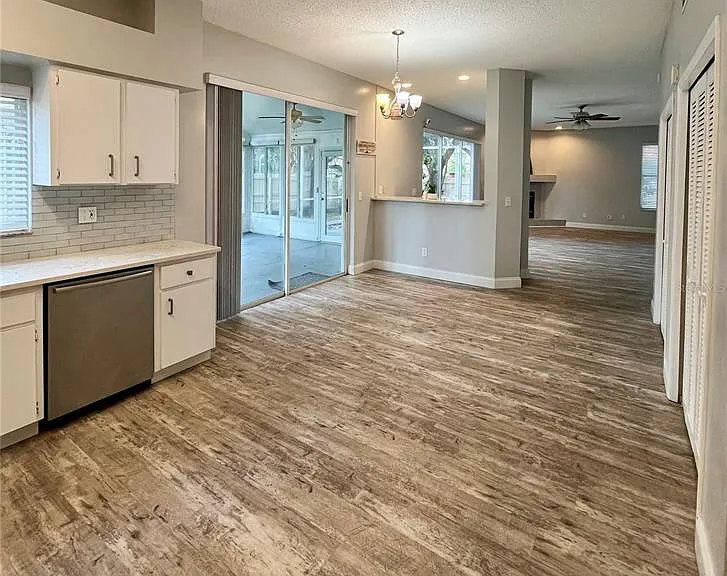 9318 Heritage Oak Ct — Photo 7