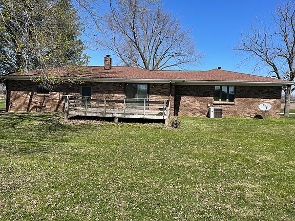 5th image of 18300 35th Ave N