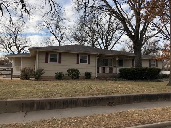 800 Spruceway St, Abilene, KS 67410