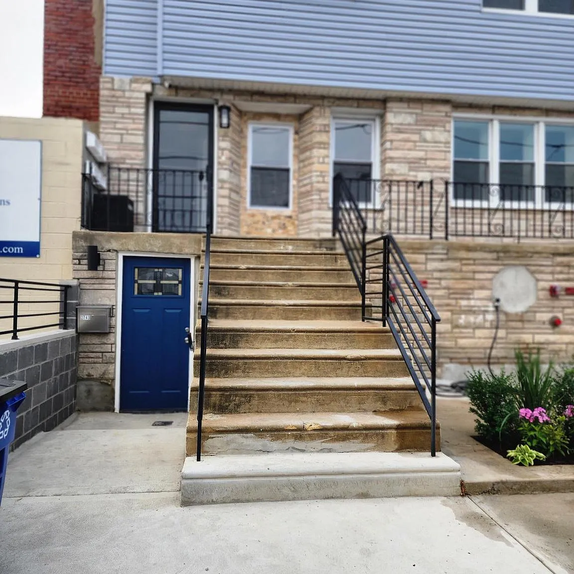 2 bed, 800 sqft, $1,300 — Photo 1