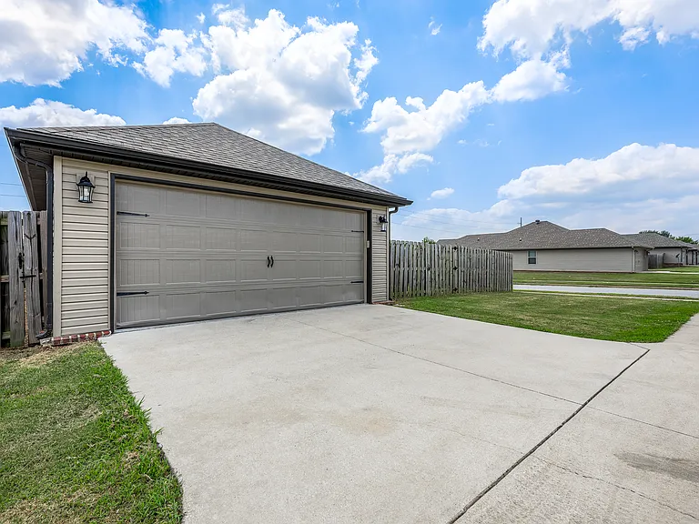 3803 SW Capstone Ave — Photo 17