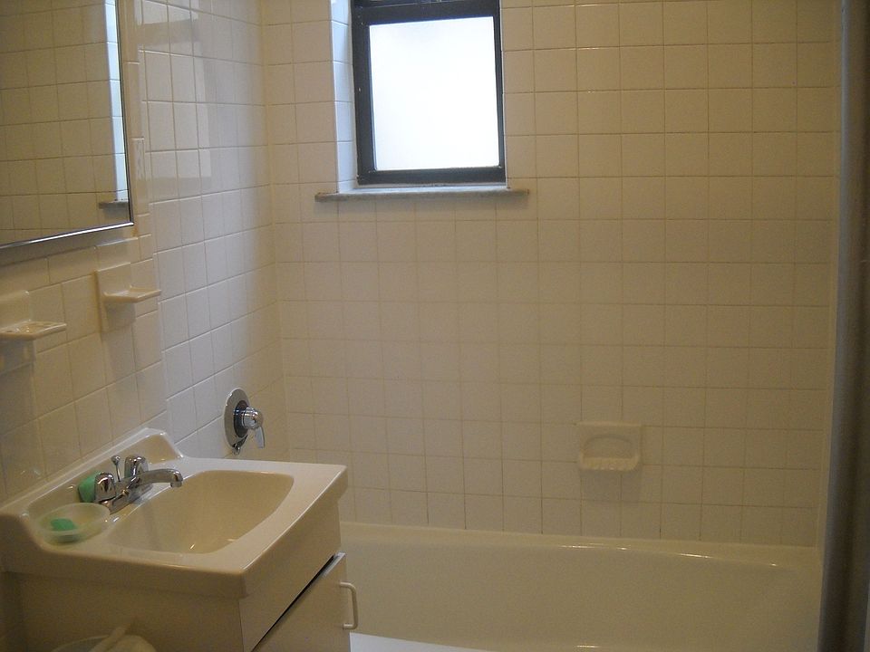 2nd image of 4515 42nd St APT 1C