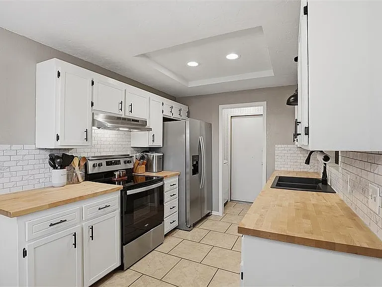 10316 Glascow Dr — Photo 12