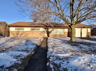 105 S Sunrise St, Roanoke, IL