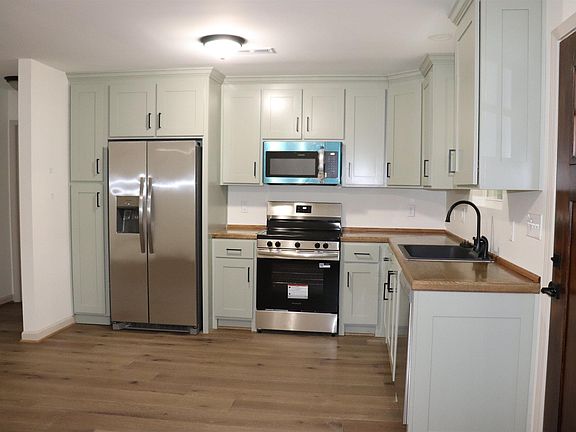 4th image of 145 Broom Dr