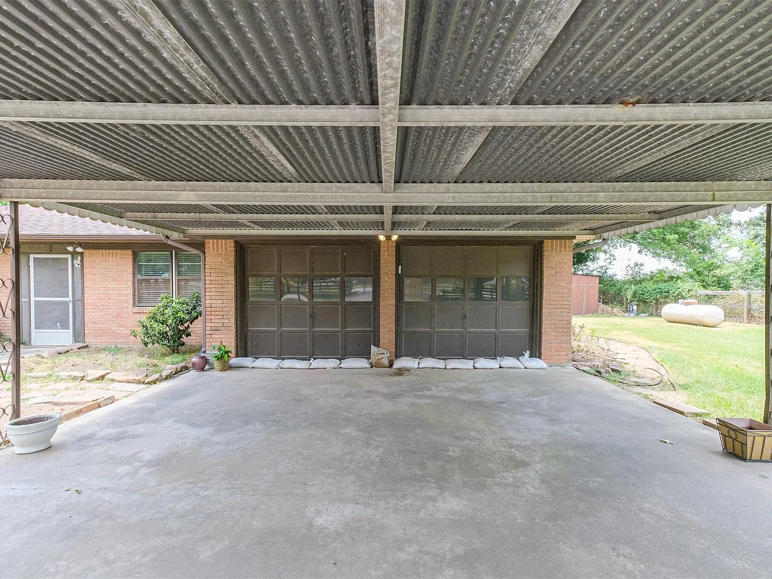 3 bed, 2.0 bath, 1785 sqft, $2,550 — Photo 3