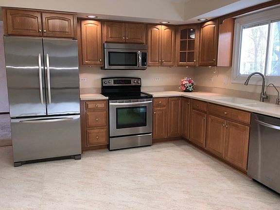 5th image of 517 Revere Ave