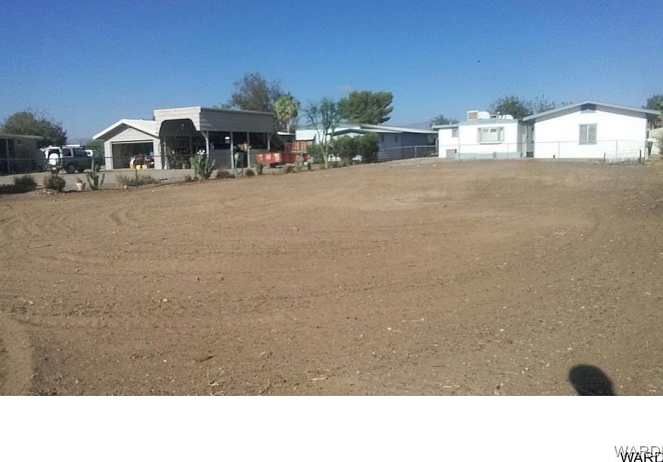 1st image of 1029 E Spruce Dr