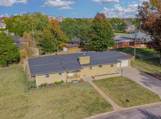 405 Circle Dr, Wellington, KS 67152
