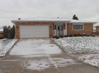 5906 Williston Dr, Parma, OH 44129