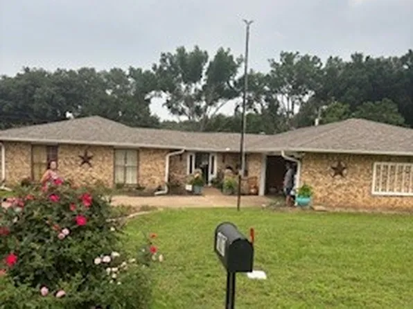 107 Guadalupe Dr, Athens, TX 75751