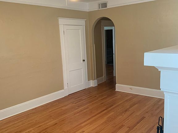 2nd image of 2150 Saint Johns Ave