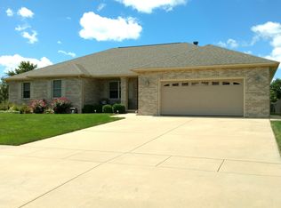 2929 Summerwood Dr, Springfield, IL 62712