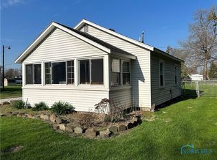 2109 Breakwater Dr, Oregon, OH 43616
