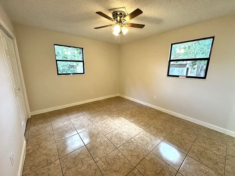 119 Arden Dr — Photo 7