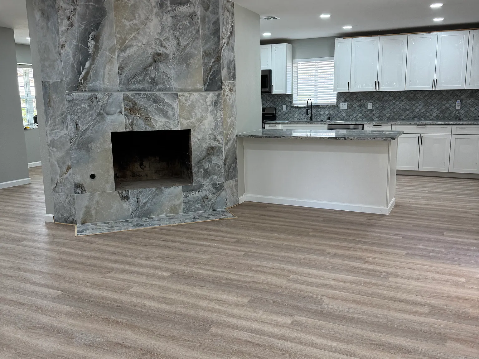 4 bed, 3.5 bath, 2293 sqft, $2,200 — Photo 3