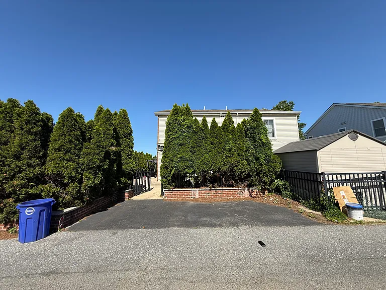 1823 S Napa St — Photo 57