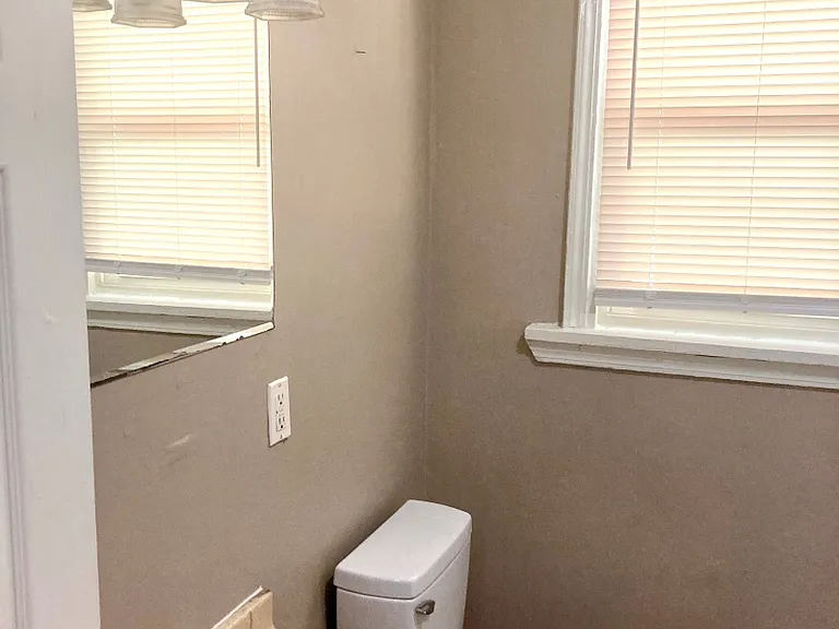 325 E Forest Ave — Photo 9
