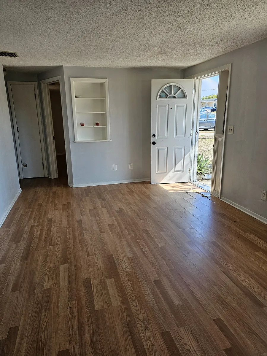 Building Photo - 4105 Oakfield Ave