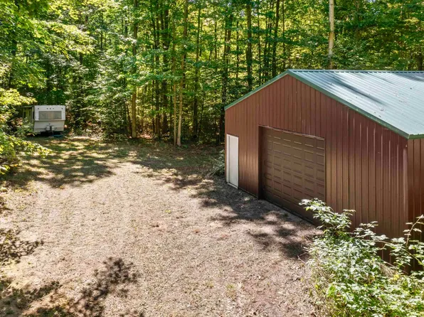 7045 King Rd, Benzonia, MI 49616