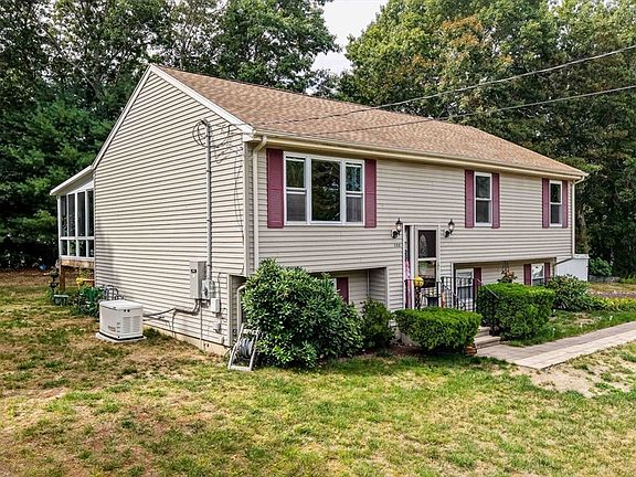 3rd image of 106 Alicia Dr