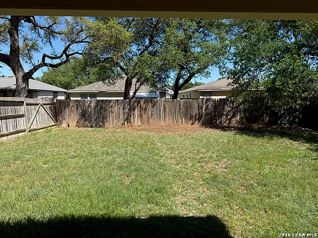 3935 Angel Trumpet — Photo 3