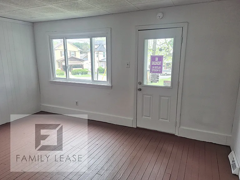 806 Morton St — Photo 3