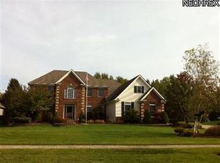 17510 Parkside Dr, North Royalton, OH 44133