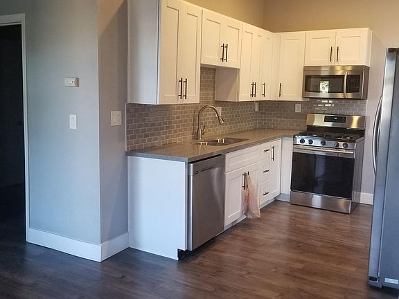 4th image of 230 Ivy St